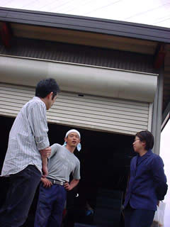 「きびしく育てること」の意味について熱弁を振るう松下くん。